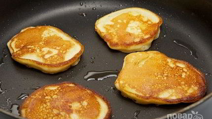 Оладьи с яблоками на молоке