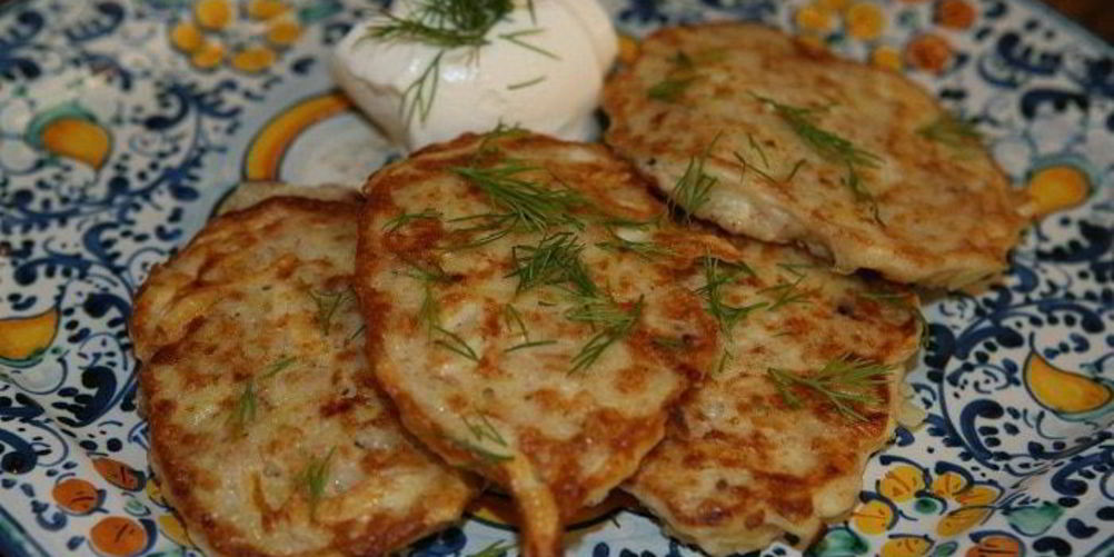 Рецепт овсяные оладьи с картофелем, сыром и беконом