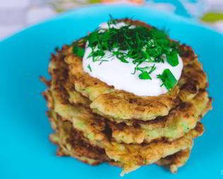 Простые оладьи из кабачков