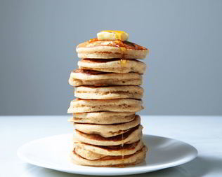 Пышные оладьи без яиц и соды на простокваше