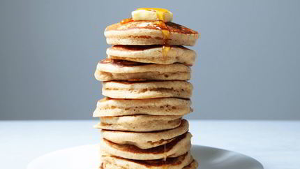 Пышные оладьи без яиц и соды на простокваше