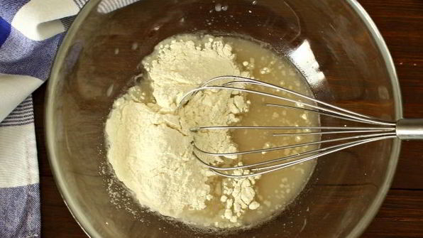 пышные оладьи на простокваше на дрожжах