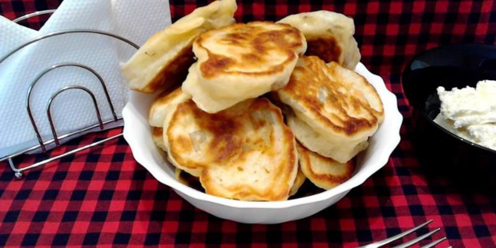 Рецепт пышные оладьи с изюмом на кефире