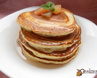 Сладкие оладьи с яблочным сиропом