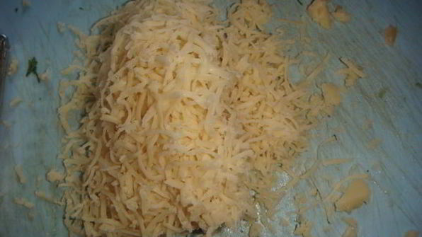 сливочные оладьи с кабачками, зеленью и сыром