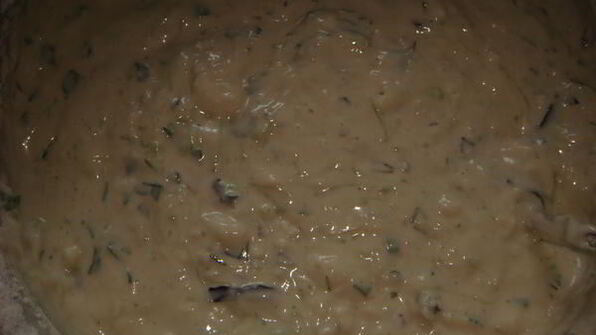 сливочные оладьи с кабачками, зеленью и сыром