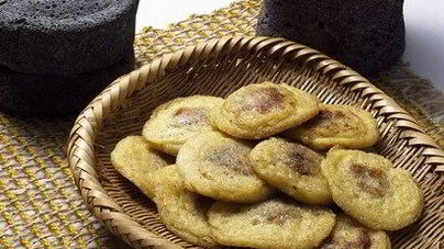 Тыквенные оладьи с карамельным соусом