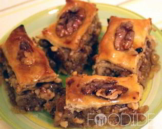 Пахлава из слоеного теста