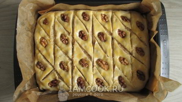 пахлава с грецкими орехами и медом