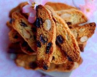 Бискотти с изюмом и грецким орехом