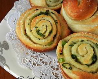 Луково-чесночные рогалики