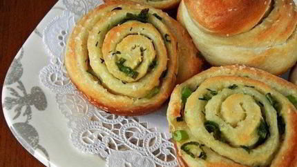 Луково-чесночные рогалики