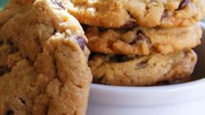 Мягкое печенье с шоколадом и арахисовой пастой