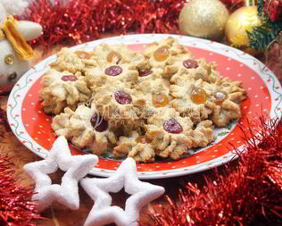 Новогоднее ореховое курабье