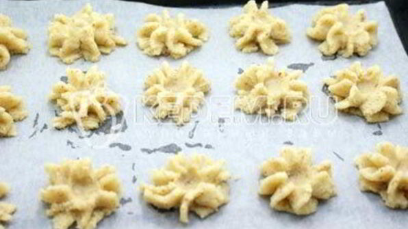 новогоднее ореховое курабье