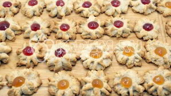 новогоднее ореховое курабье