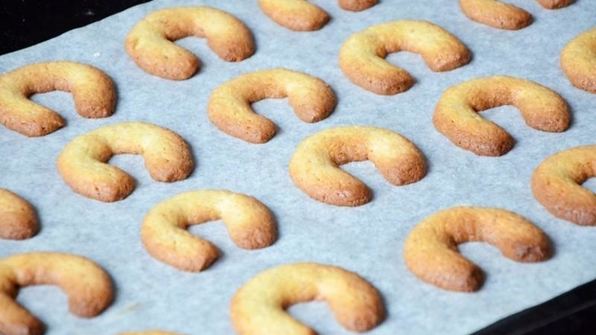 новогоднее печенье подковки