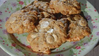 Ореховое печенье с белым шоколадом и кокосом