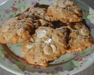 Ореховое печенье с белым шоколадом и кокосом