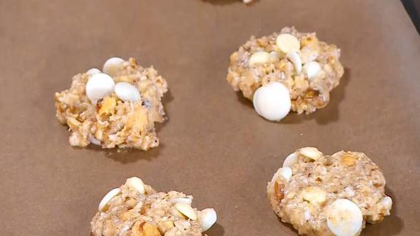 ореховое печенье с белым шоколадом и кокосом