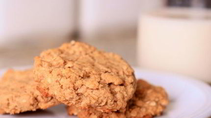 Овсяно-ореховое печенье с отрубями и медом