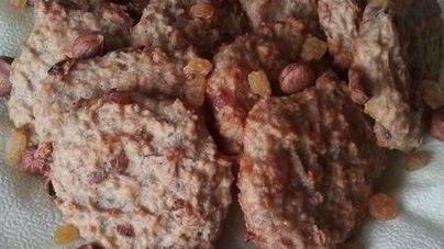 Овсяное печенье с бананом, грецким орехом и изюмом