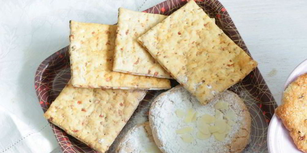 Рецепт печенье из слоеного теста с орехами и цукатами