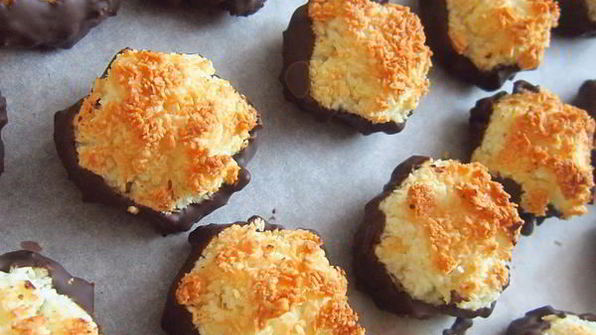 печенье макарун с шоколадом