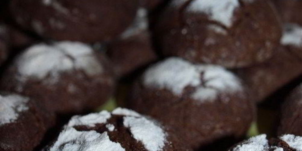 Рецепт печенье с горьким шоколадом в сахарной пудре