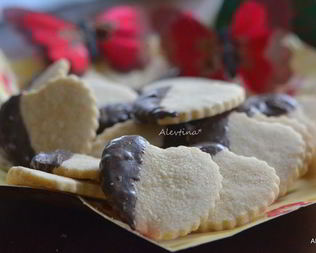 Печенье Сердечки в шоколаде