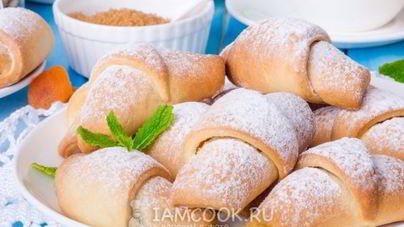 Рогалики с сухофруктами и орехами