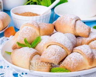 Рогалики с сухофруктами и орехами