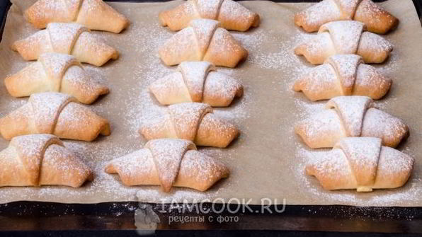 рогалики с сухофруктами и орехами