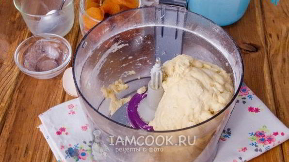 рогалики с сухофруктами и орехами