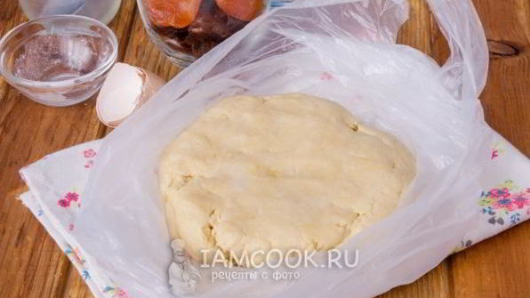 рогалики с сухофруктами и орехами