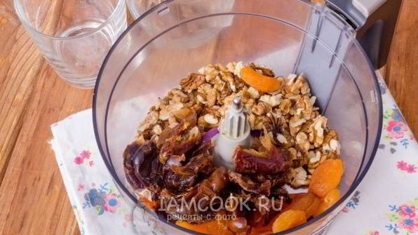 рогалики с сухофруктами и орехами