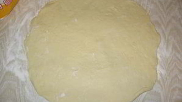 сдобные рогалики с мармеладом