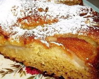 Ароматный грушевый пирог с орехами