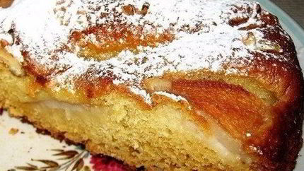 Ароматный грушевый пирог с орехами