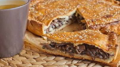Ароматный пирог с грибами