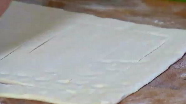 быстрый пирог с курицей и луком-пореем