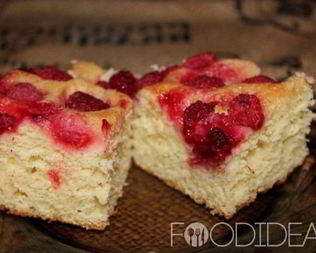 Дрожжевой пирог с малиной