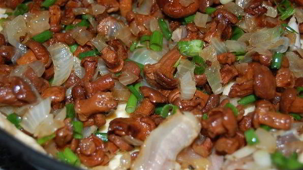 киш с лисичками и панчеттой