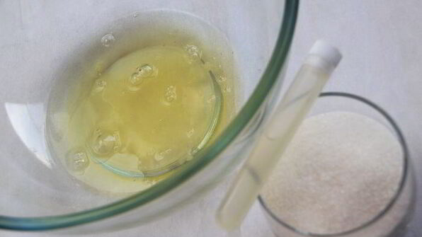 кунжутный пирог с вишней