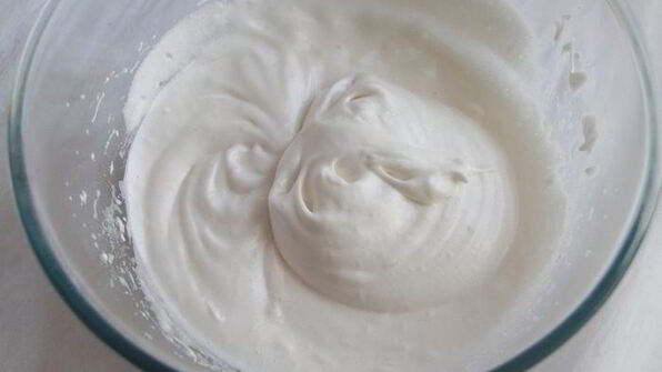 кунжутный пирог с вишней