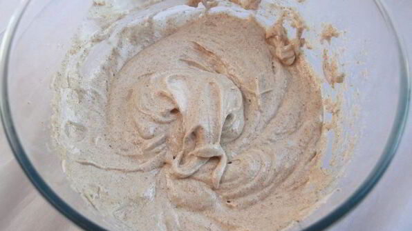 кунжутный пирог с вишней