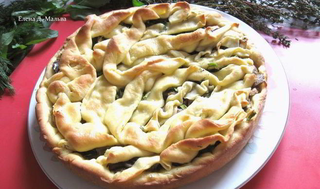 Пирог из заварного теста с грибами