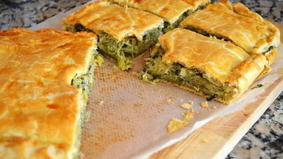 Пирог на кефире с капустой и зеленью