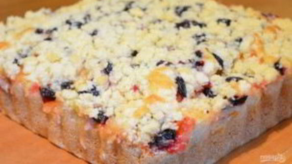 пирог на кефире с ягодами