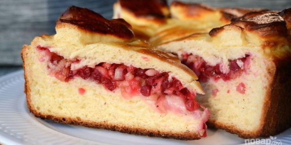 Рецепт пирог с брусникой из дрожжевого теста